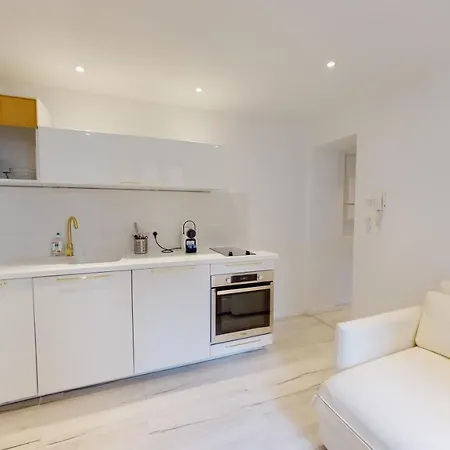 Апартаменты Modernes Avec Veranda *